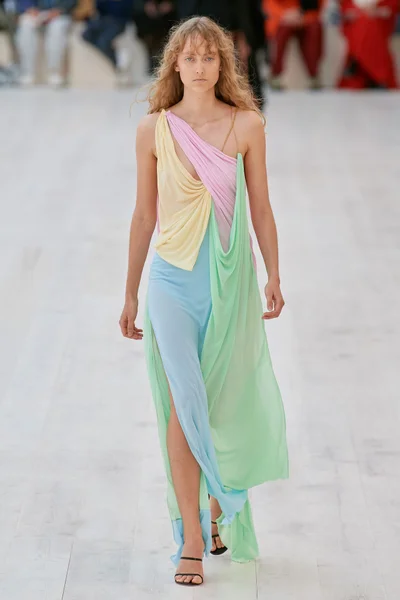 Look 48